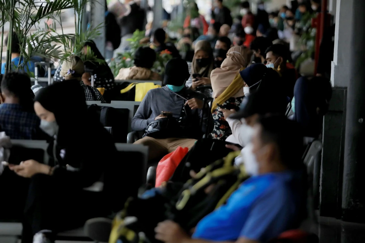 Lonjakan Penumpang Jelang...