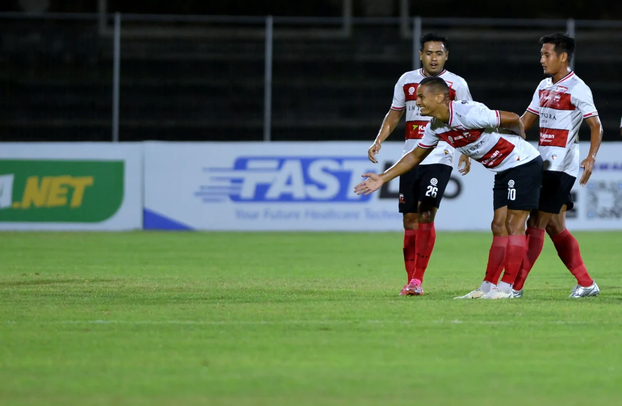 Madura United Bungkam...