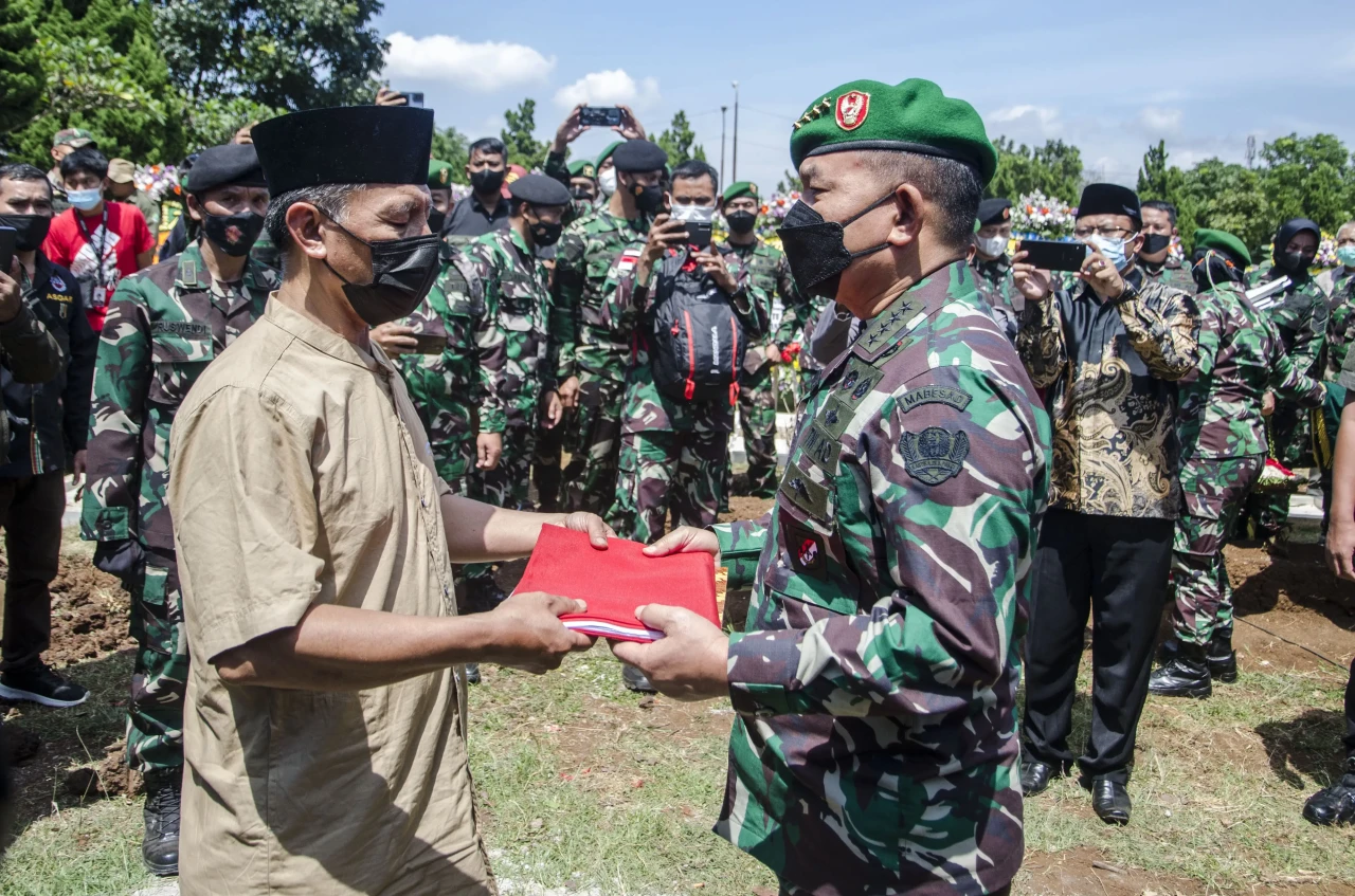 Pemakaman Prajurit TNI...