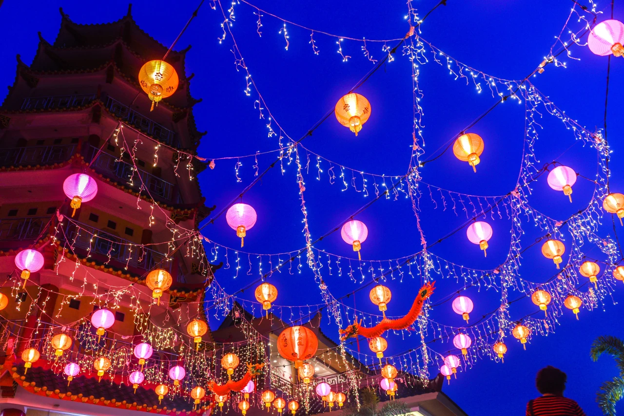 Berselimut 500 Lampion,...