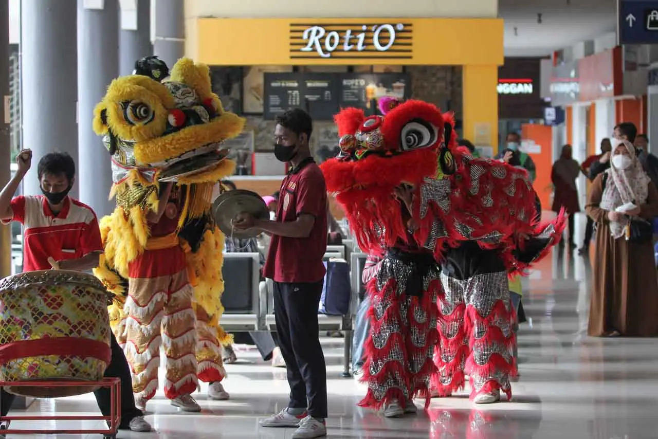 Atraksi Barongsai Hibur...