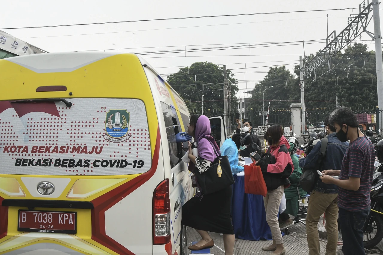Penumpang Ikuti Tes...