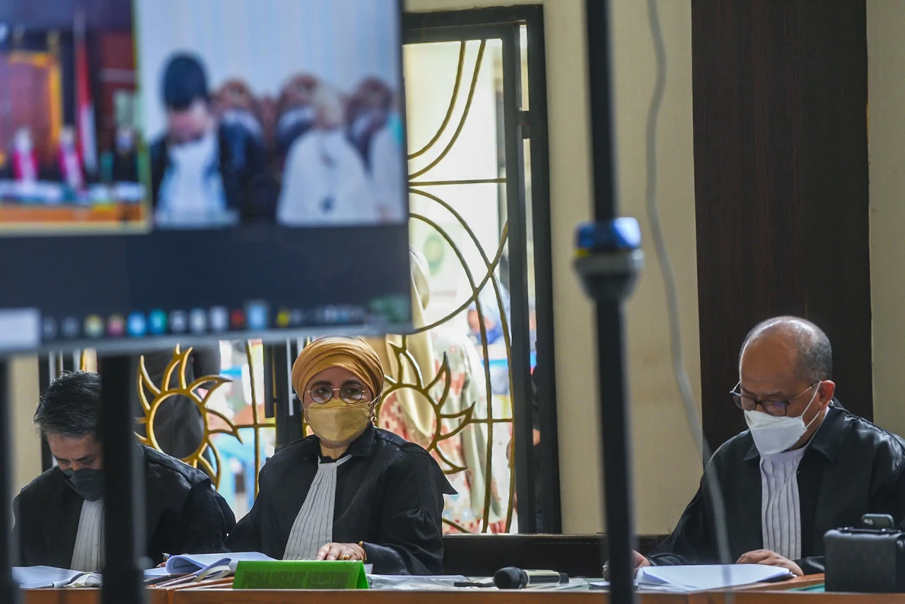 Sidang Perdana Mantan...