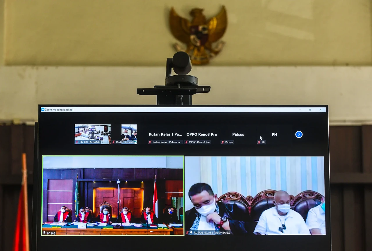 Sidang Perdana Mantan...