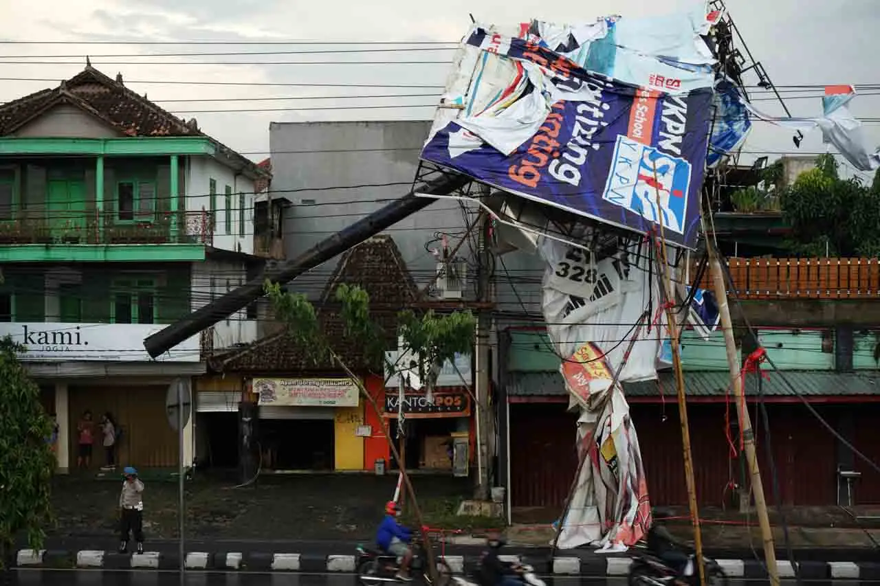 Angin Kencang di Sleman,...