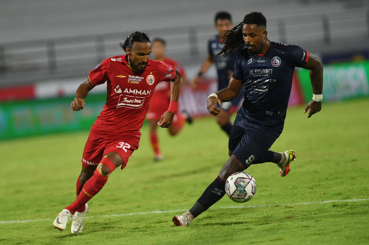 Persija Ditahan Imbang...