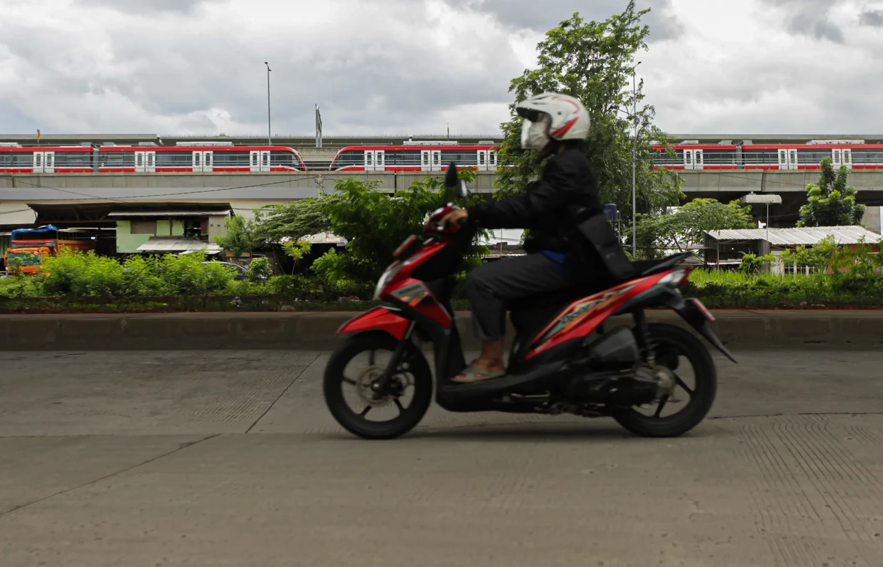 LRT Jabodebek Ditargetkan...