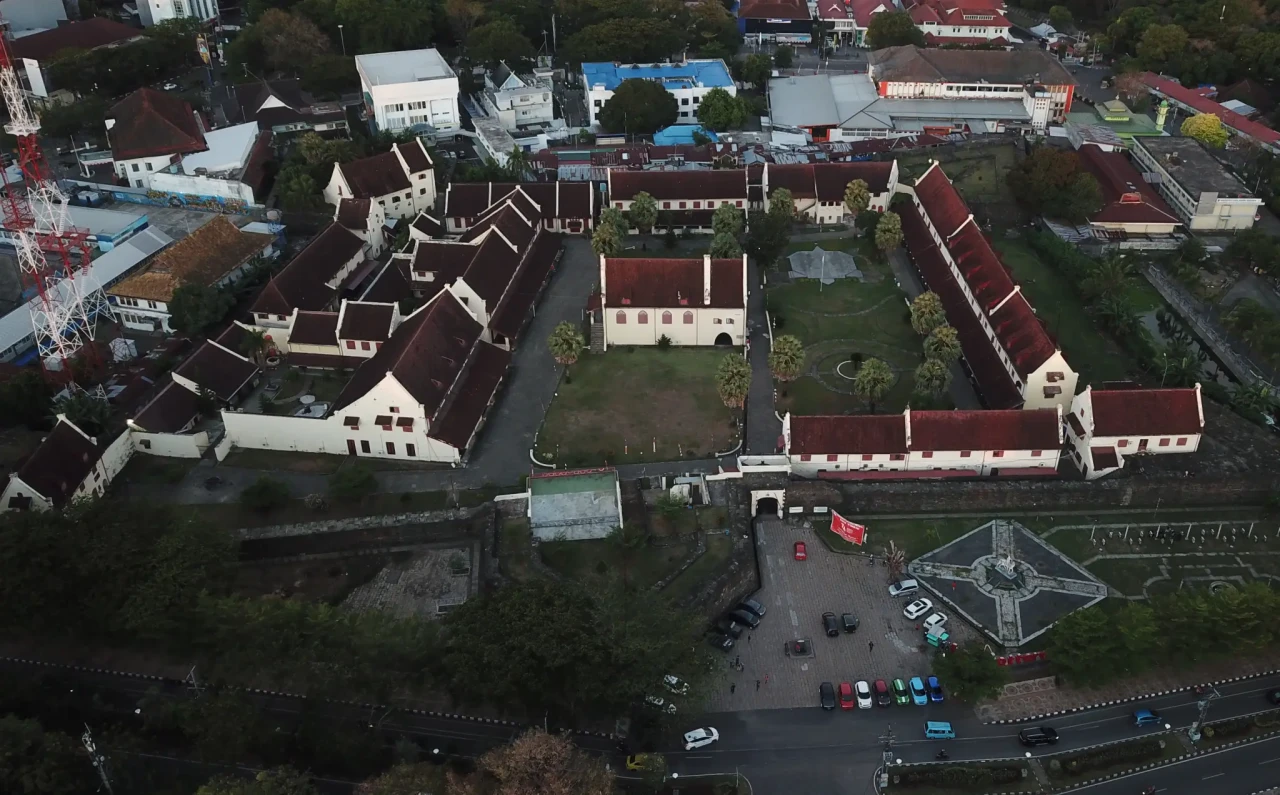 Wisata Sejarah Benteng...