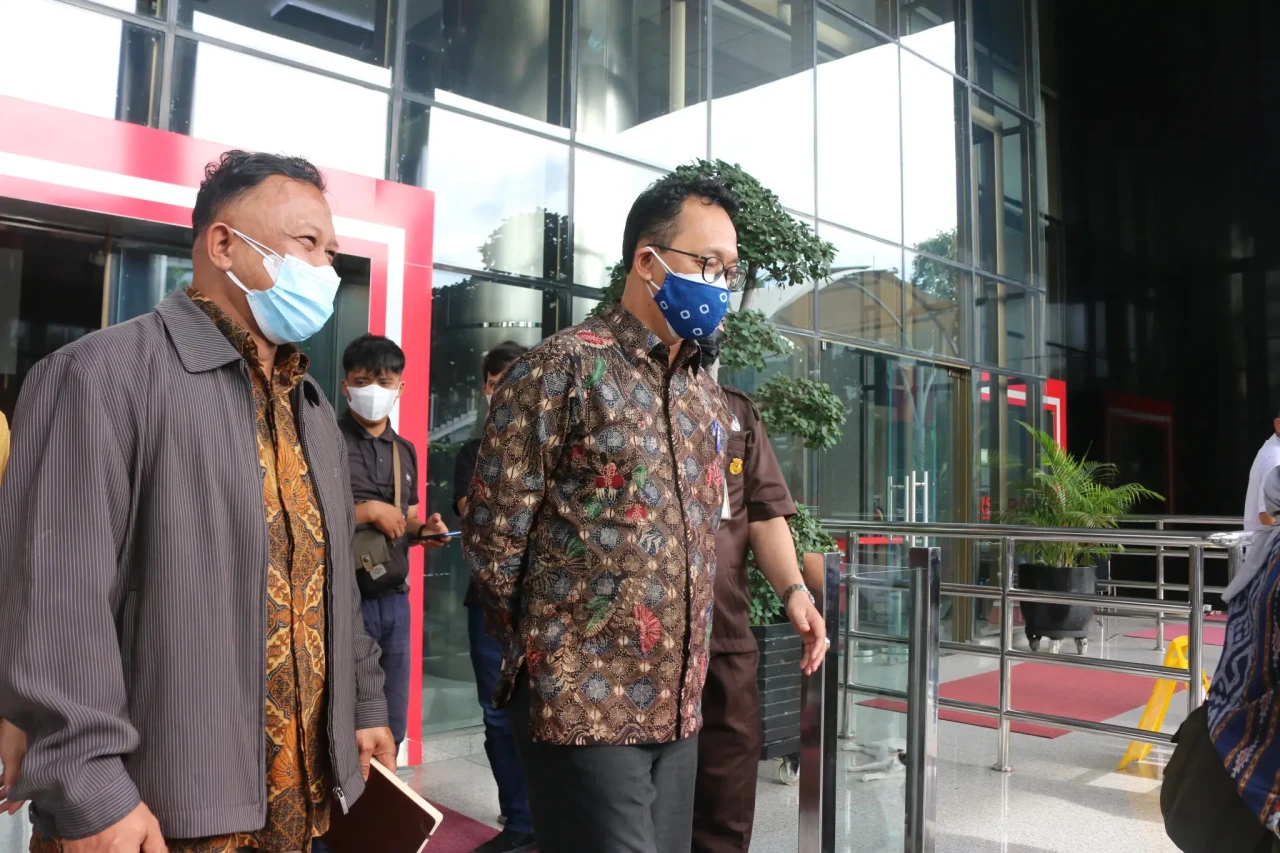 Komnas HAM Periksa Bupati...