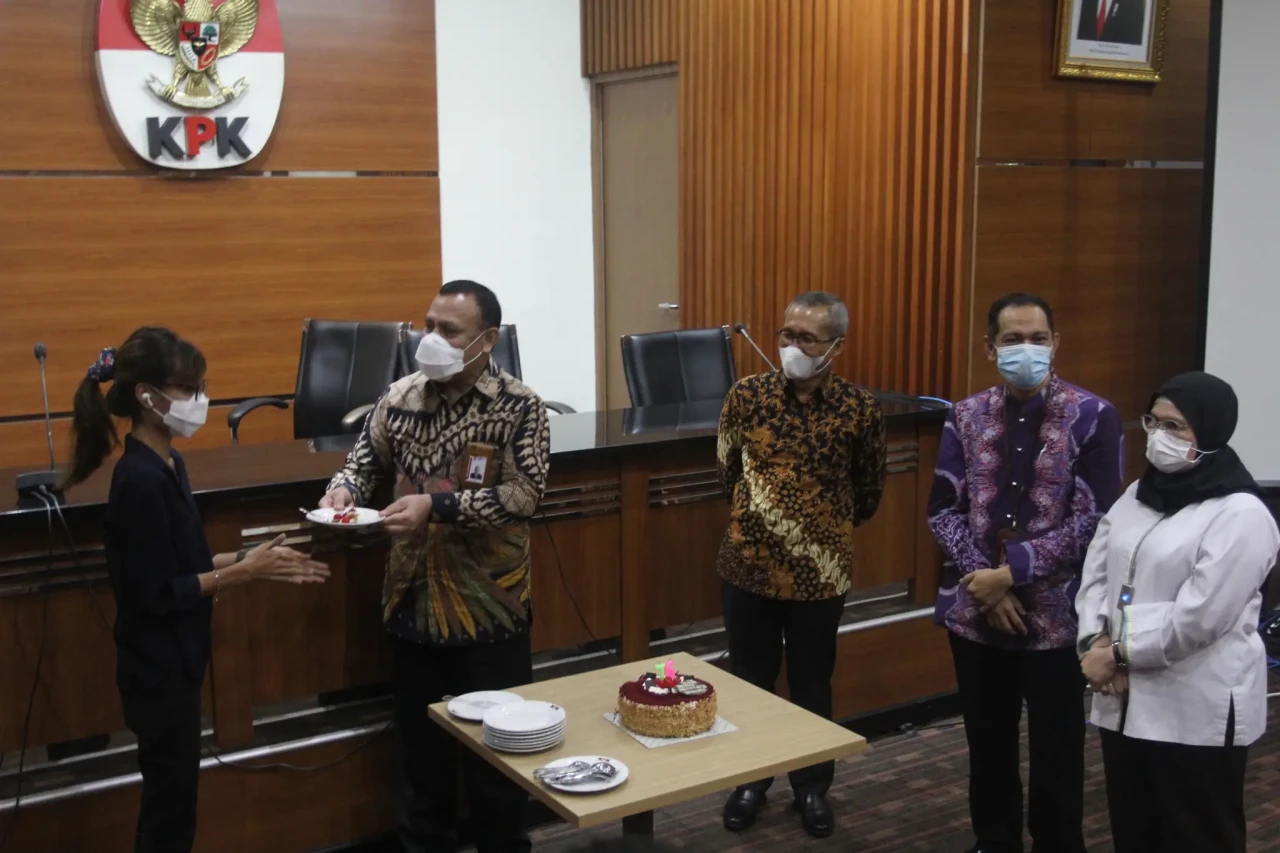 Pimpinan KPK Peringati...
