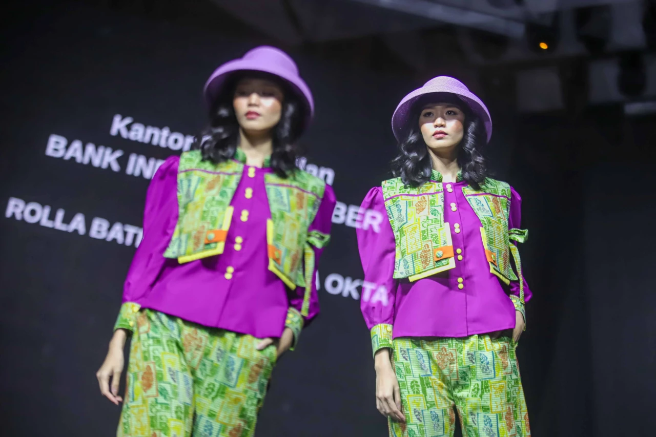 Melihat Lenggak-lenggok...