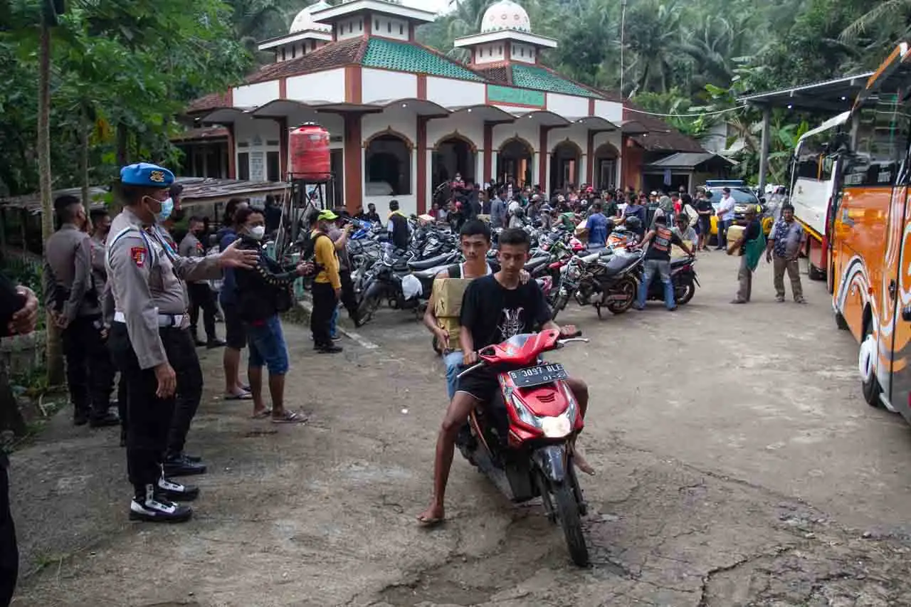 Sempat Ditahan Polisi,...