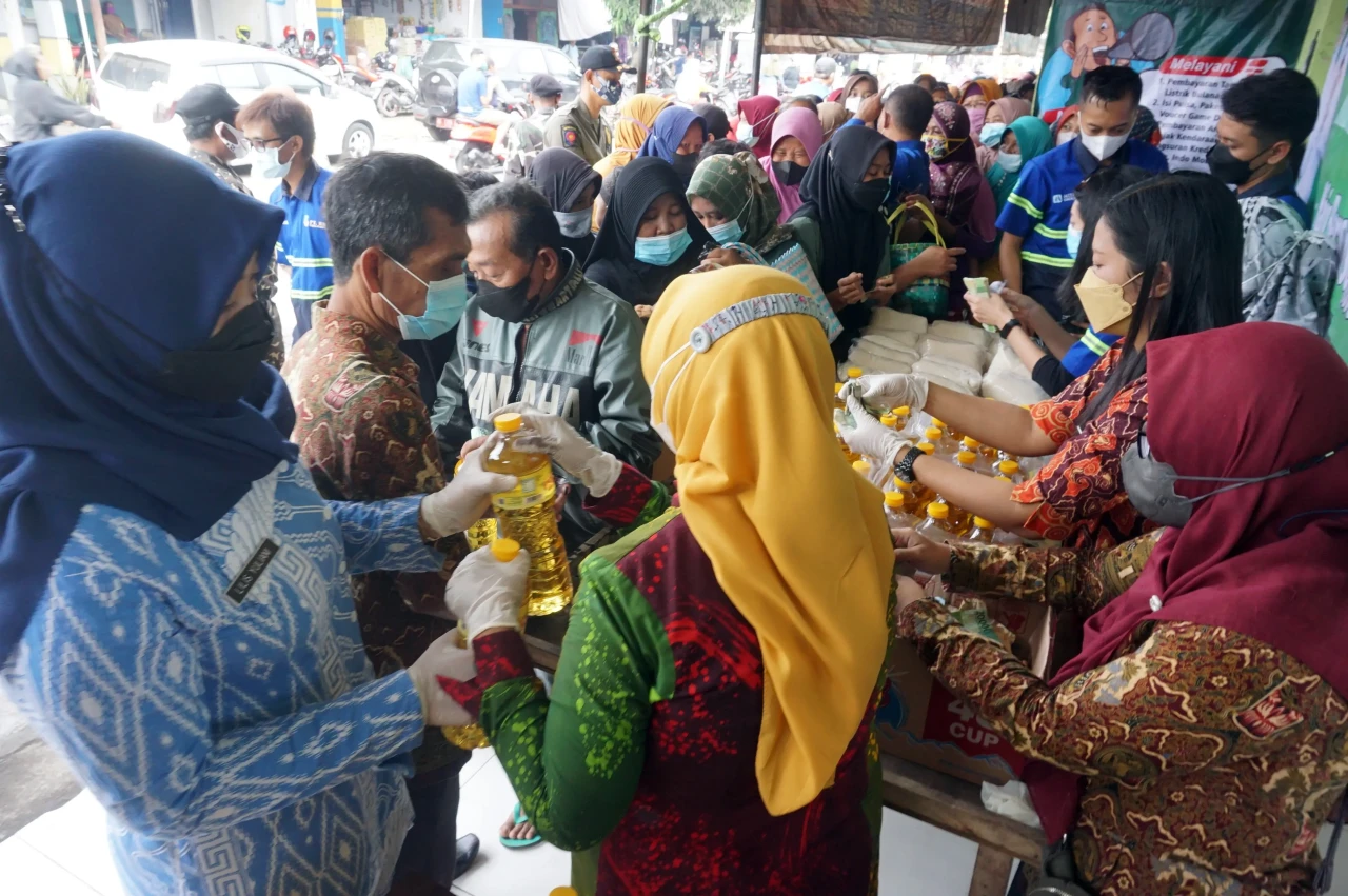 Warga Serbu Operasi...