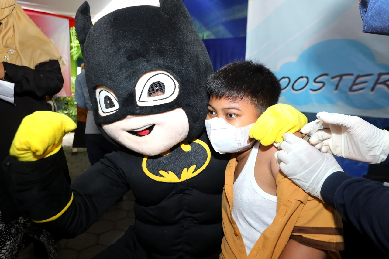 Pakai Kostum Super Hero,...