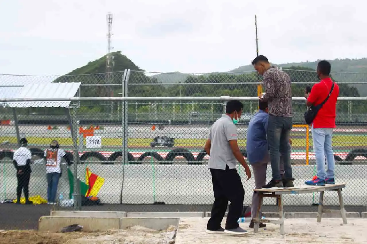 Antusiasme Warga Lombok...
