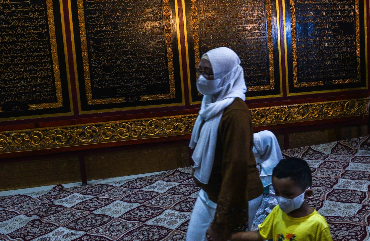 Mengunjungi Alquran...