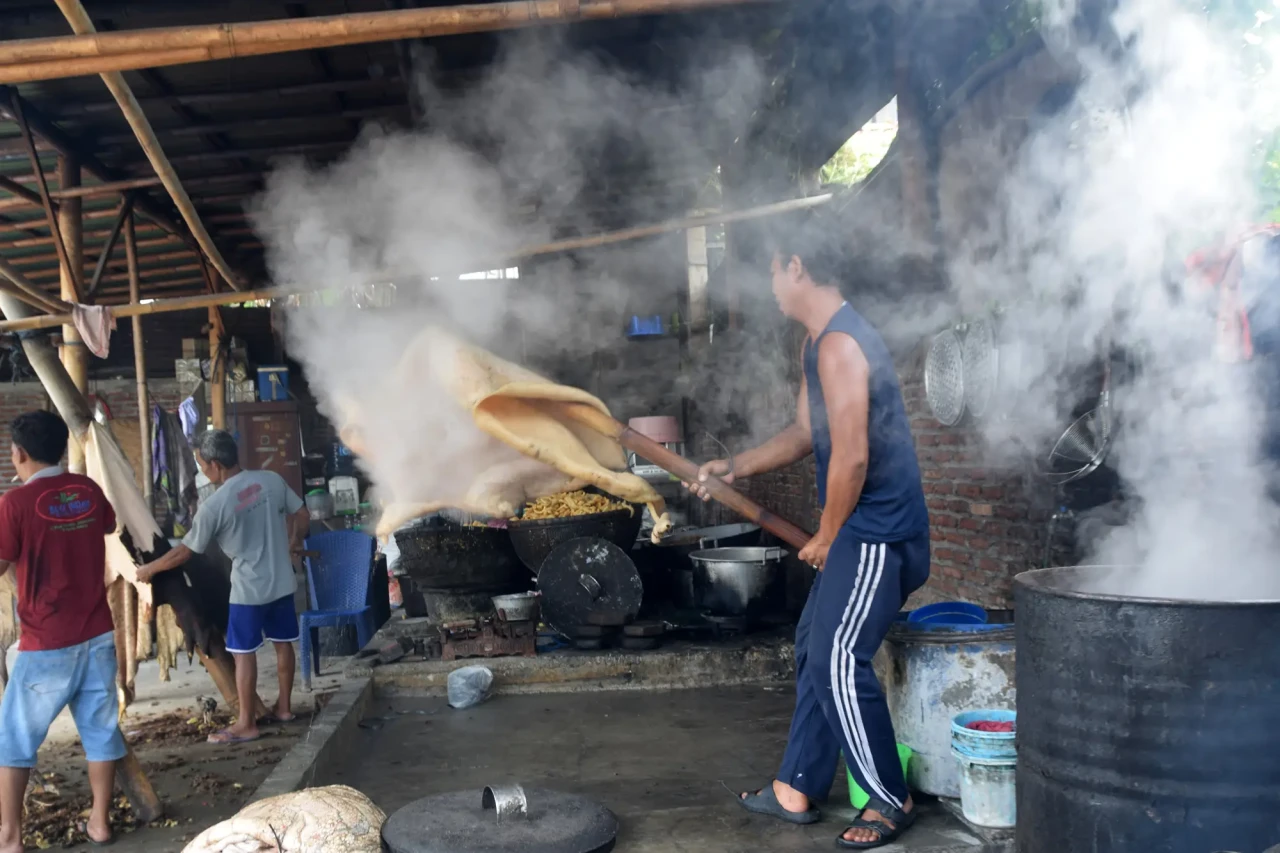 Geliat Produksi Kerupuk...