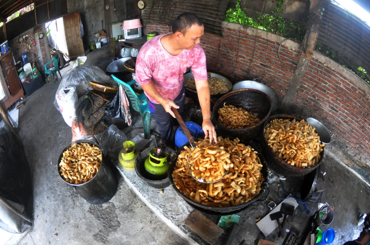 Geliat Produksi Kerupuk...