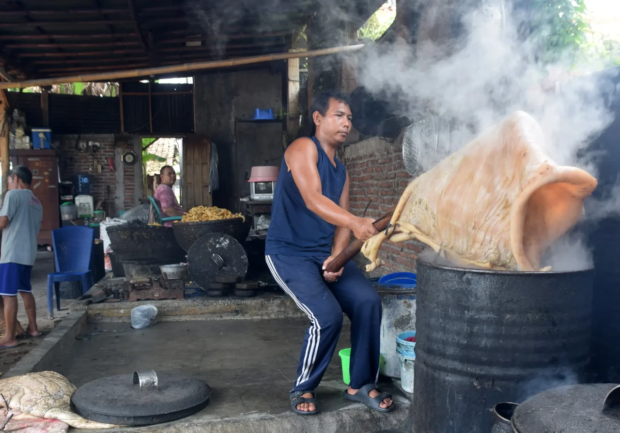 Geliat Produksi Kerupuk...