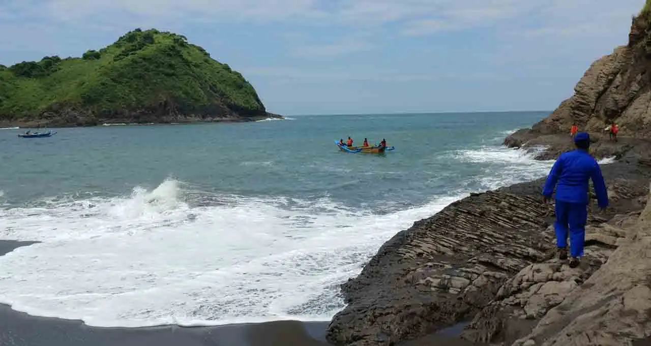 24 Korban Terseret Arus...