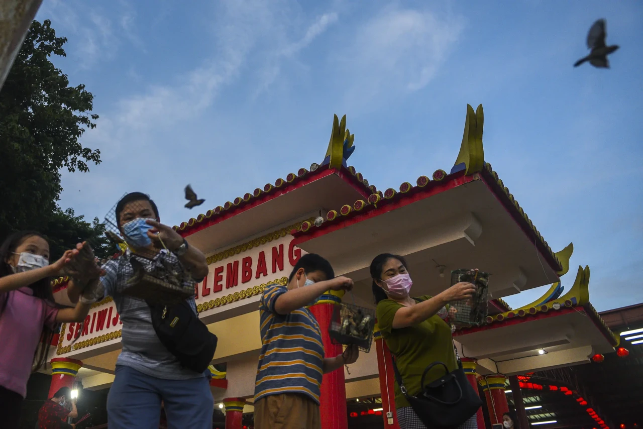Ritual Cap Go Meh Pulau...