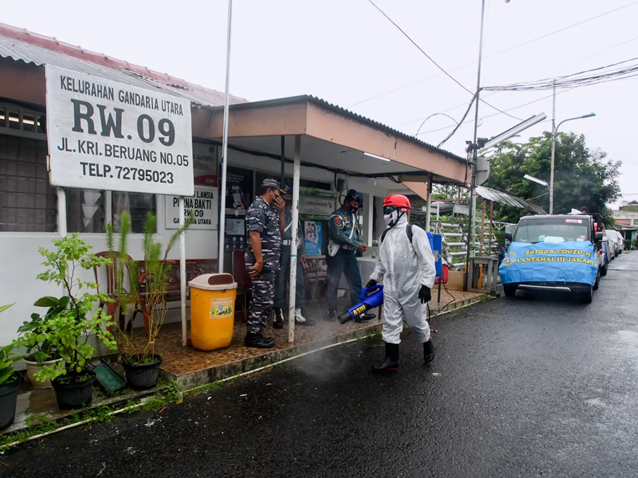 Penyemprotan Disinfektan...