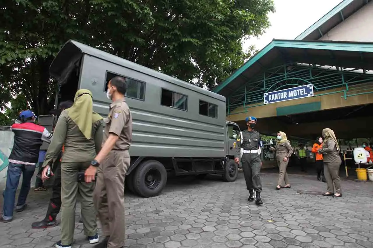 Razia Hotel di Hari...