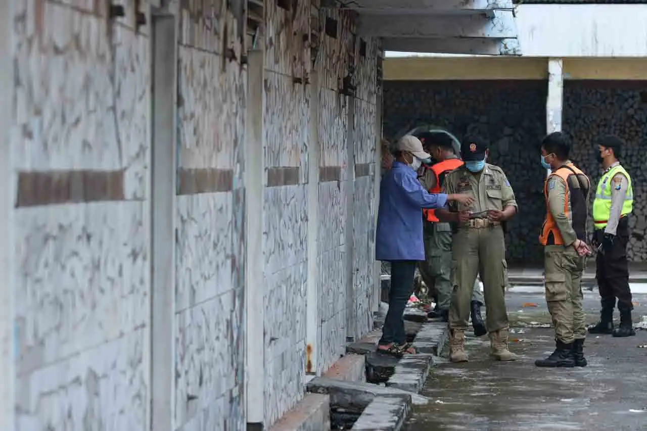 Razia Hotel di Hari...