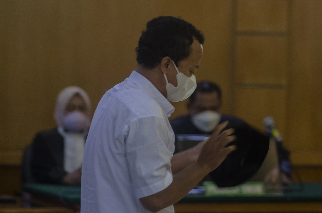 Herry Wirawan, Si Pemerkosa...