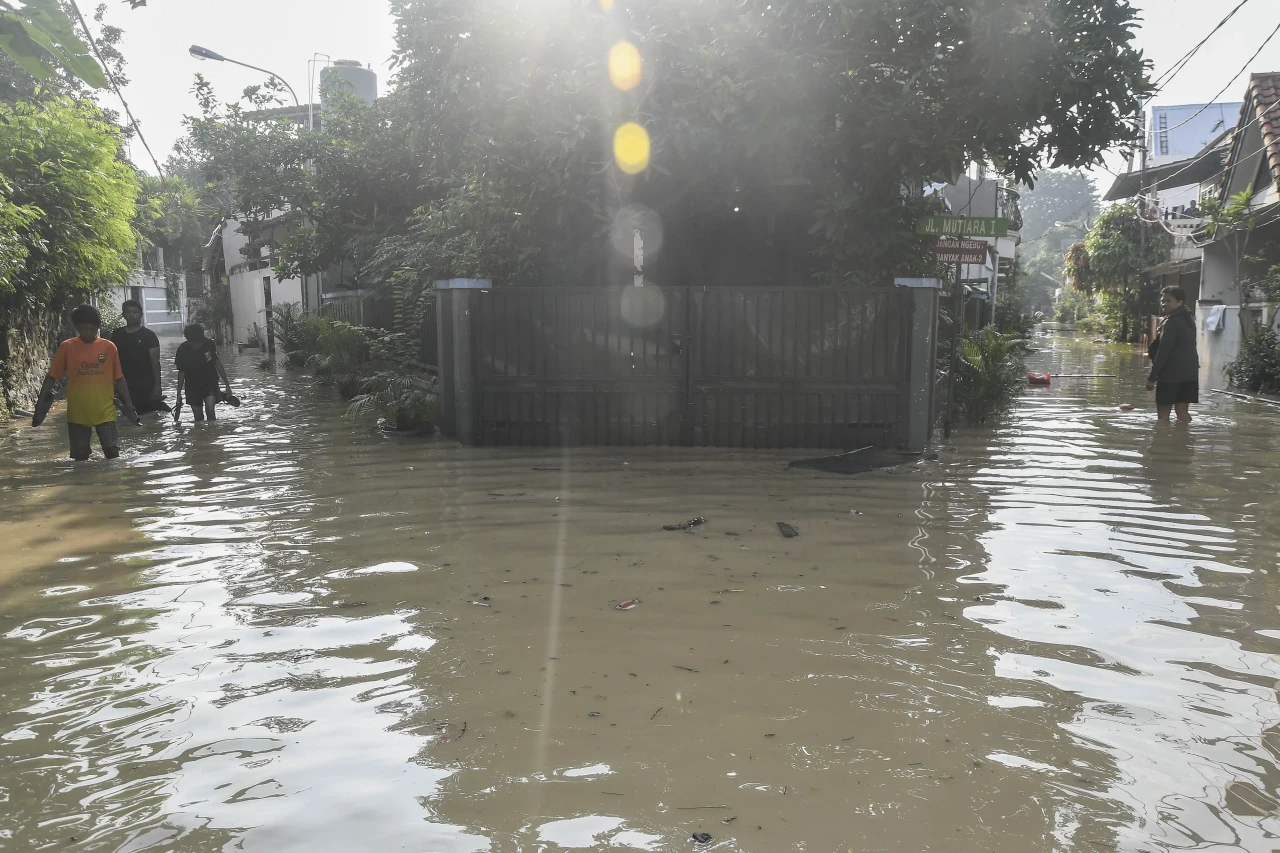 Banjir Rendam Permukiman...