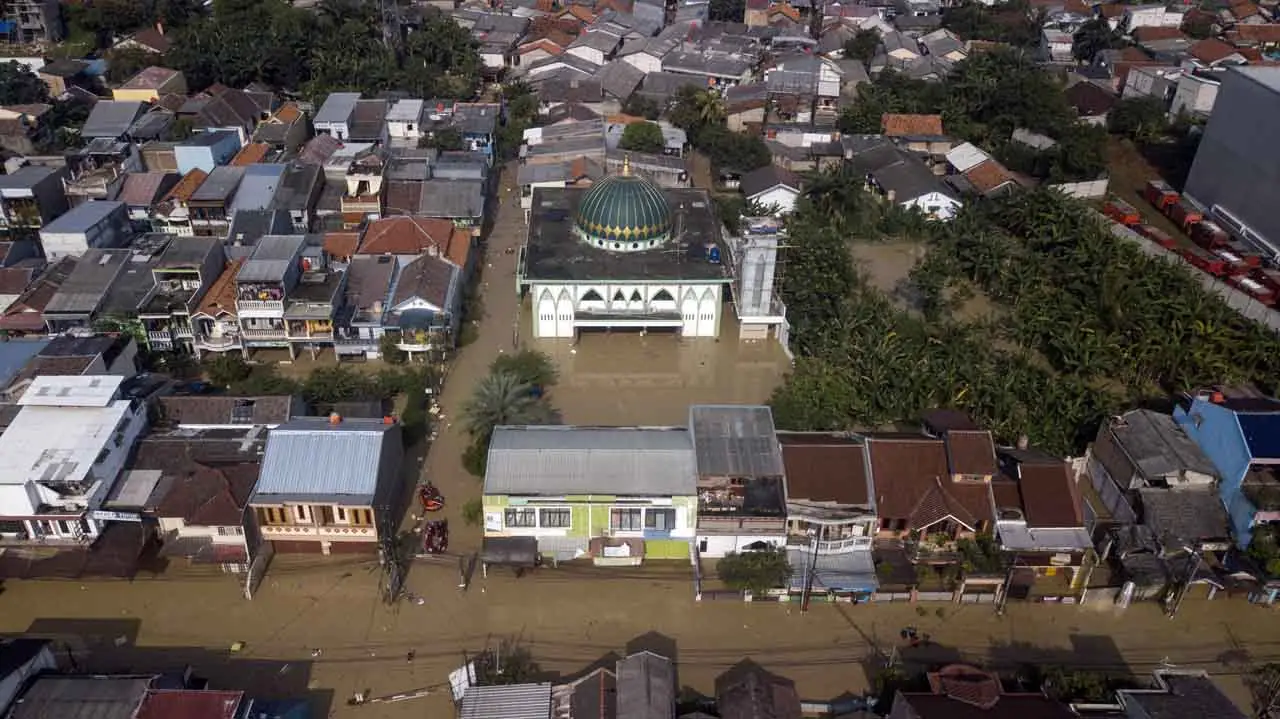 Penampakan Banjir Setinggi...