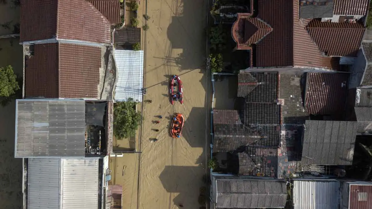 Penampakan Banjir Setinggi...