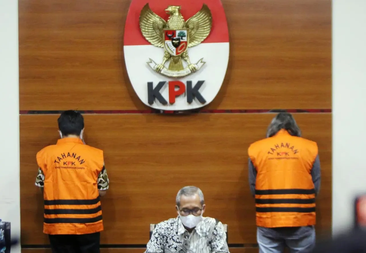 KPK Tahan Dua Konsultan...