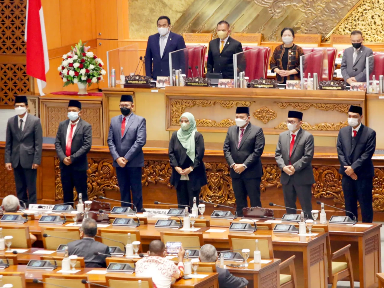 DPR Tetapkan 7 Anggota...