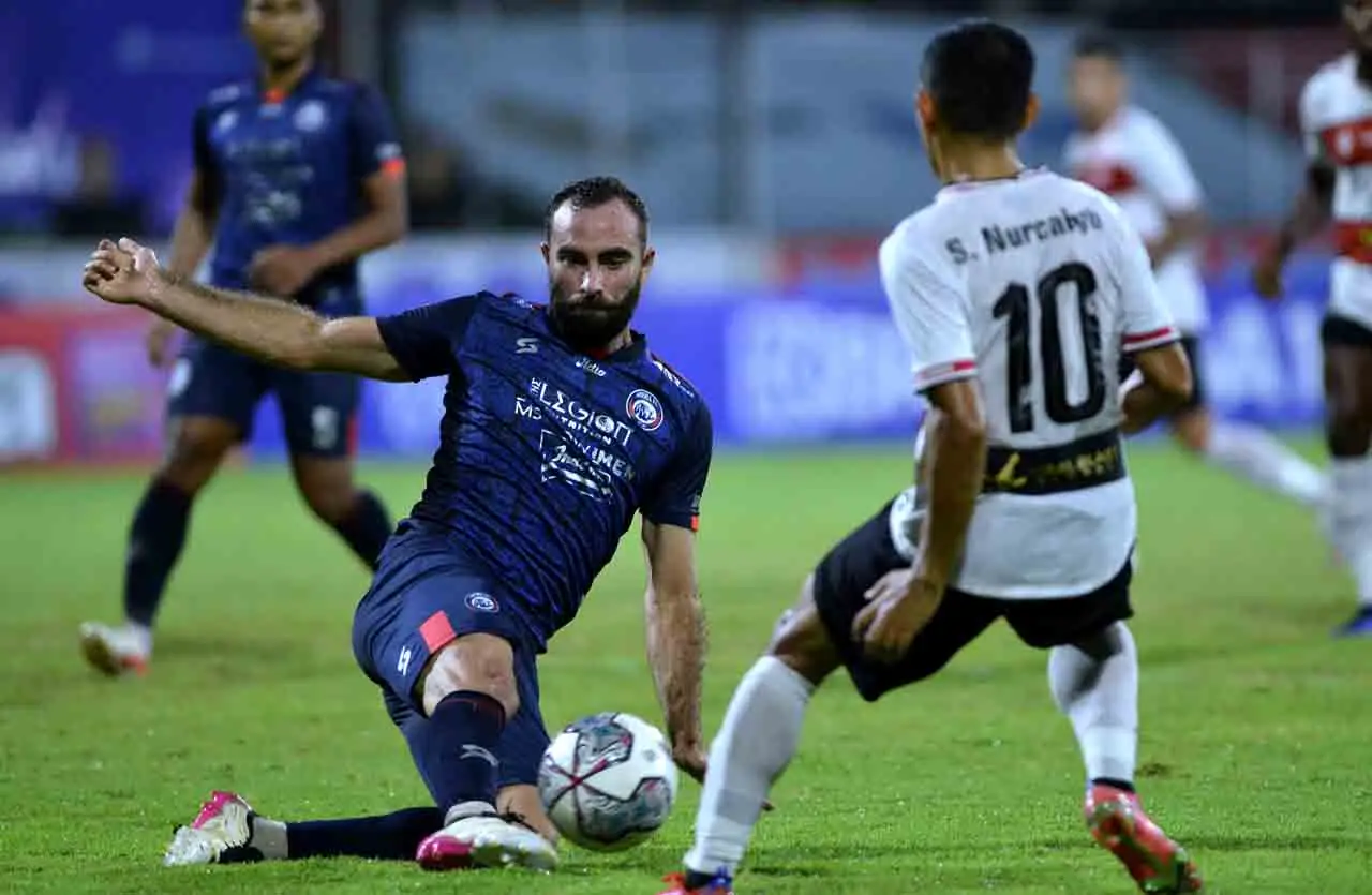 Arema Jinakkan Madura...