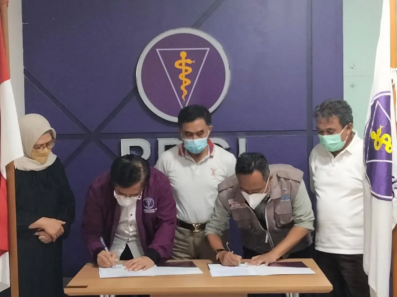 Siapkan Huntara Pengungsi...