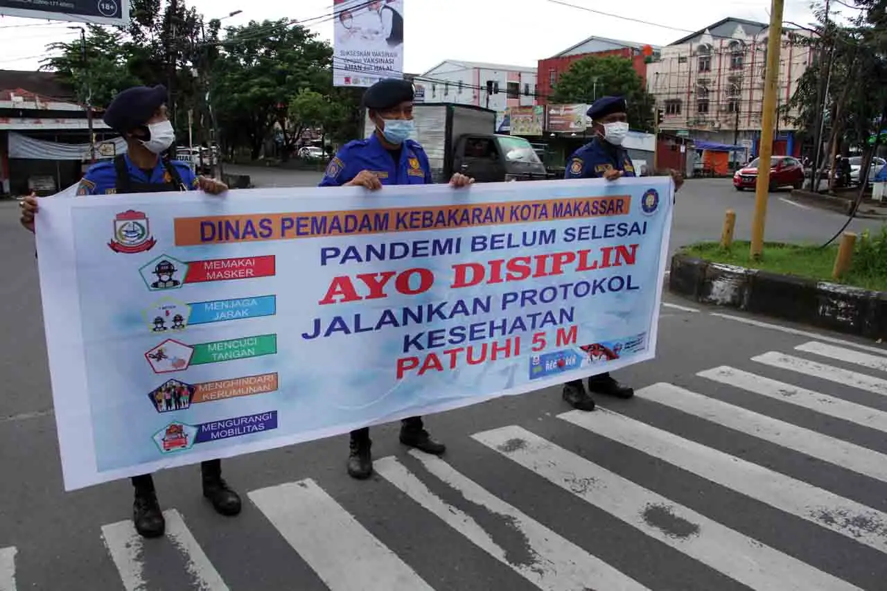 Petugas Damkar Gelar...