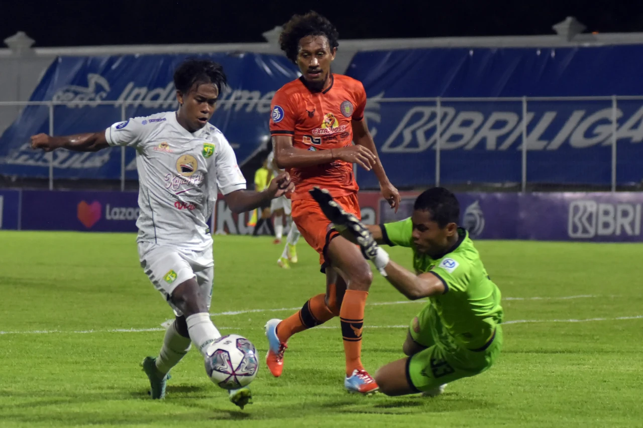 Gol Tunggal Bruno Moreira...