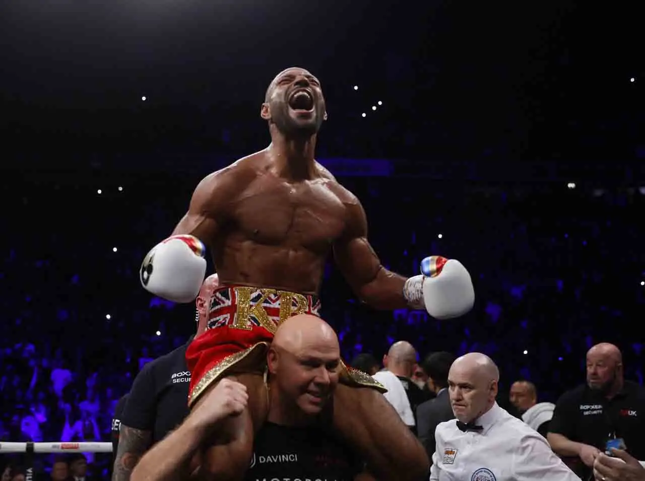 Menang TKO, Kell Brook...