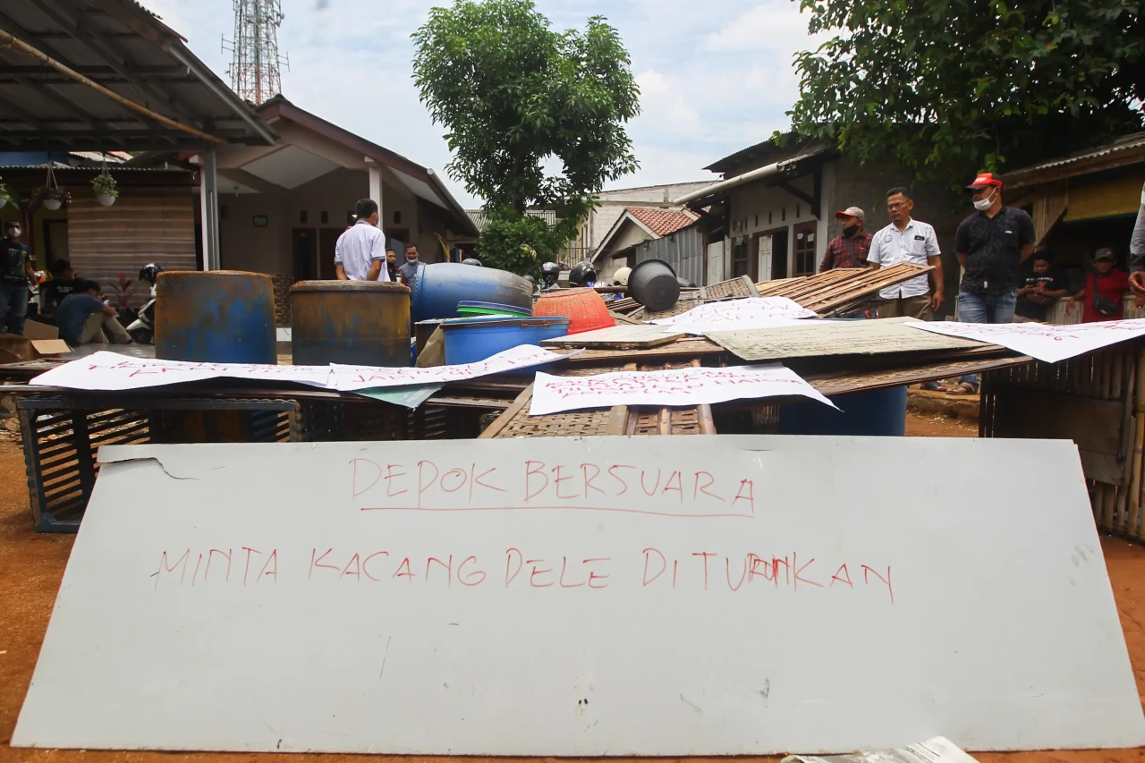 Protes Kenaikan Harga...