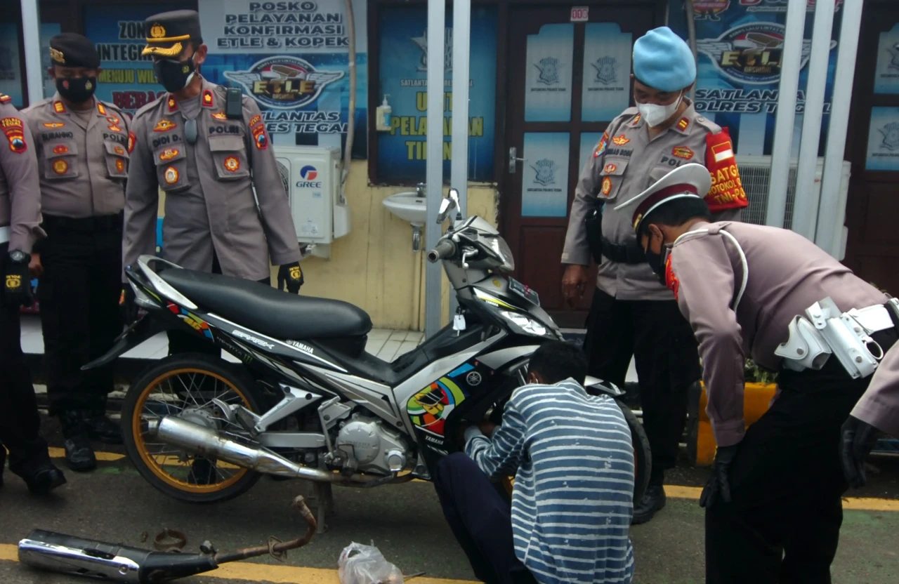 Polres Tegal Musnahkan...