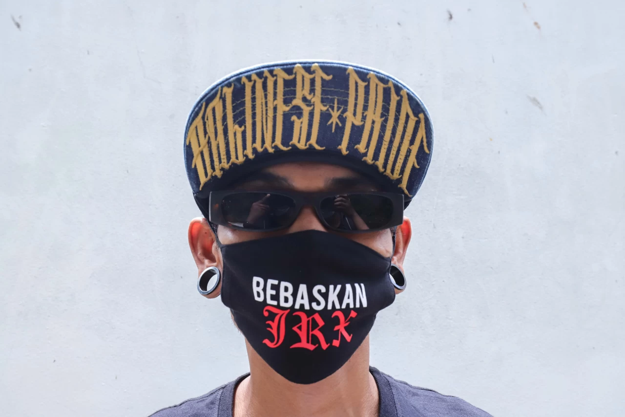 Aksi Solidaritas Outsider...