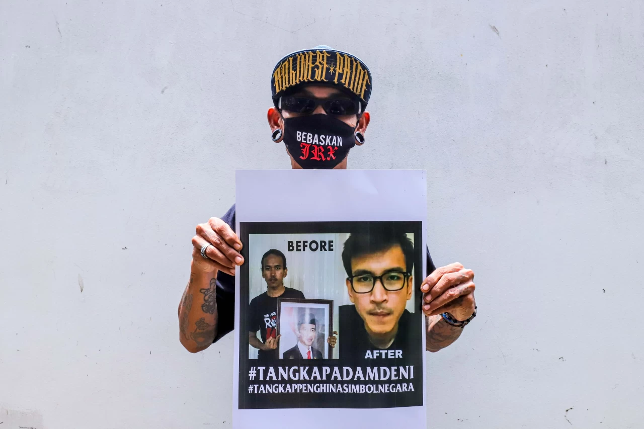 Aksi Solidaritas Outsider...