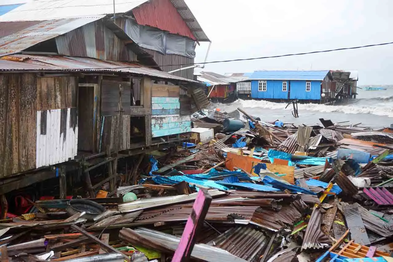 Puluhan Rumah di Sorong...