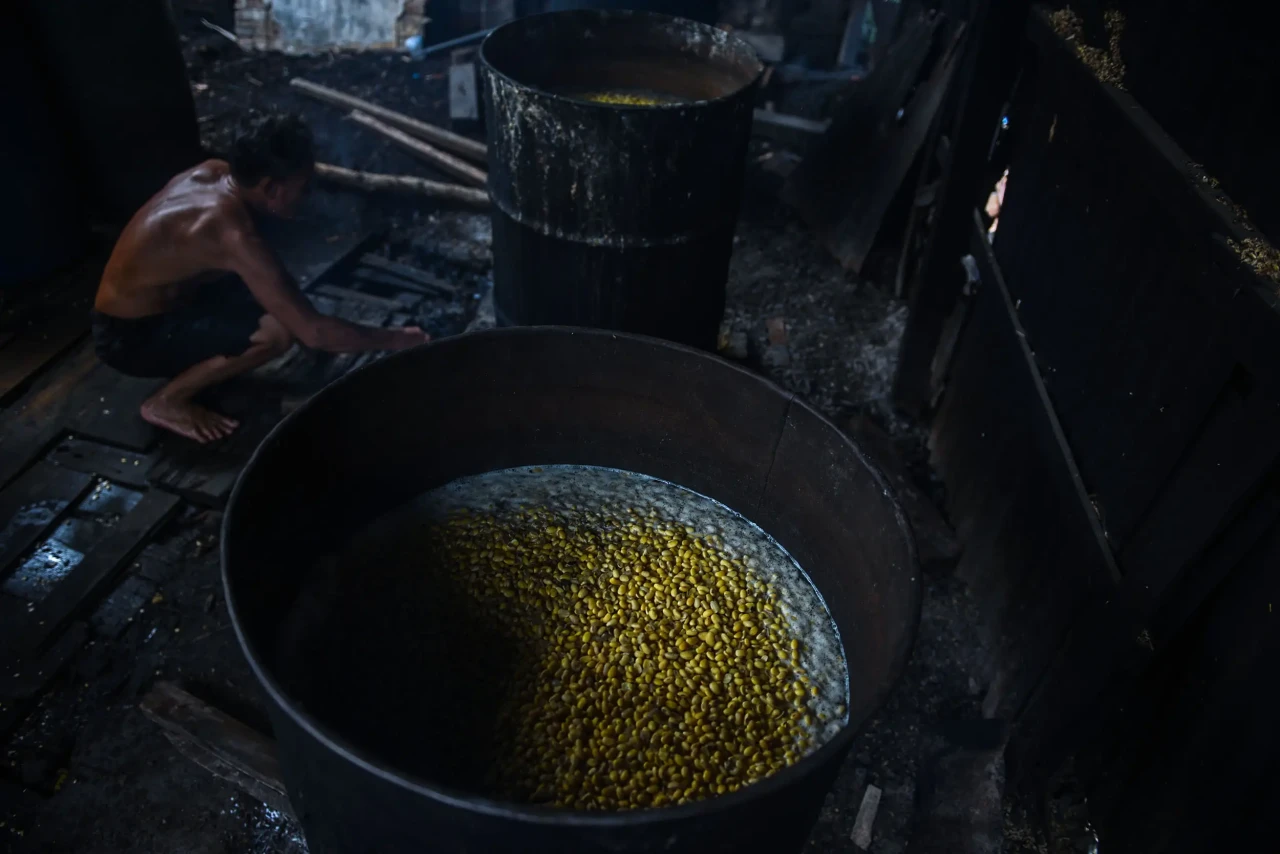 Harga Kedelai Naik,...