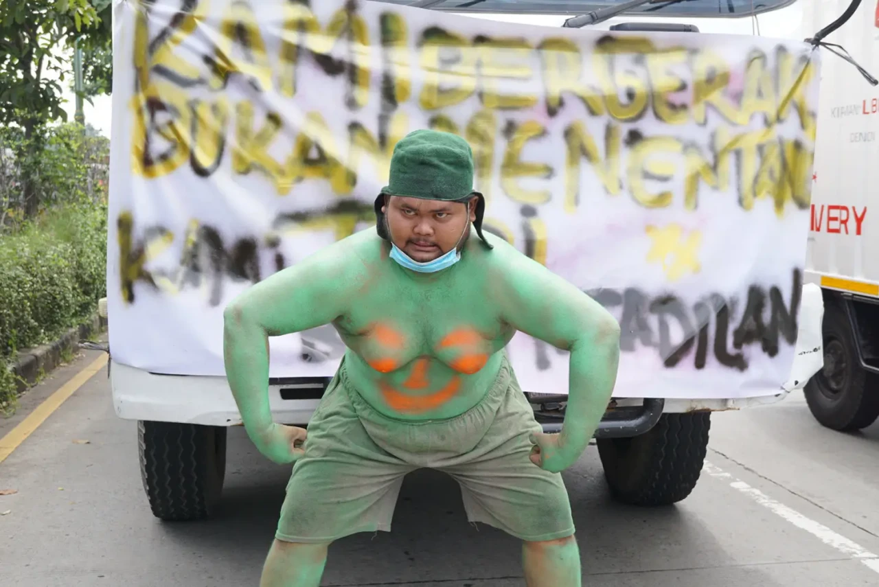 Tolak Aturan ODOL, Ratusan...