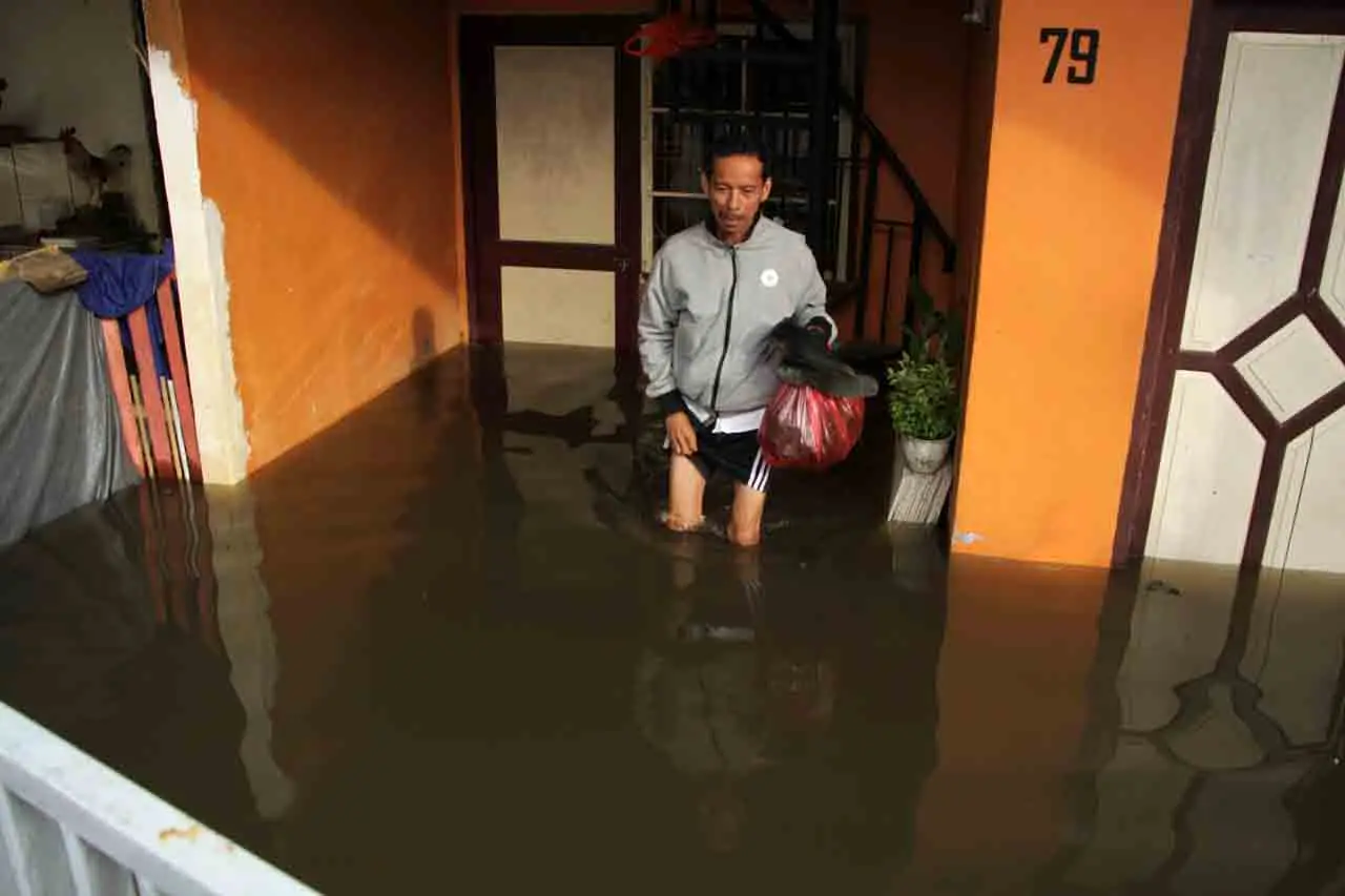 Banjir Rendam Puluhan...