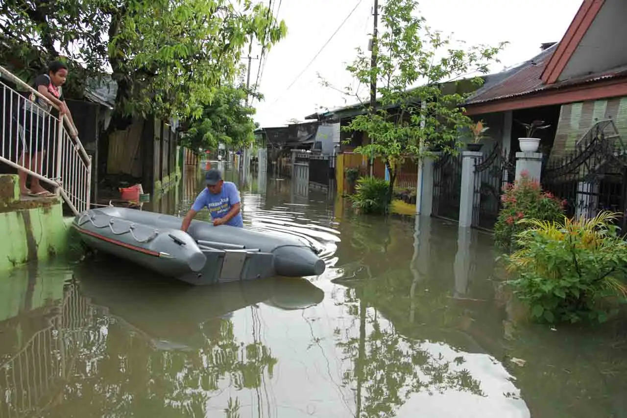 Banjir Rendam Puluhan...