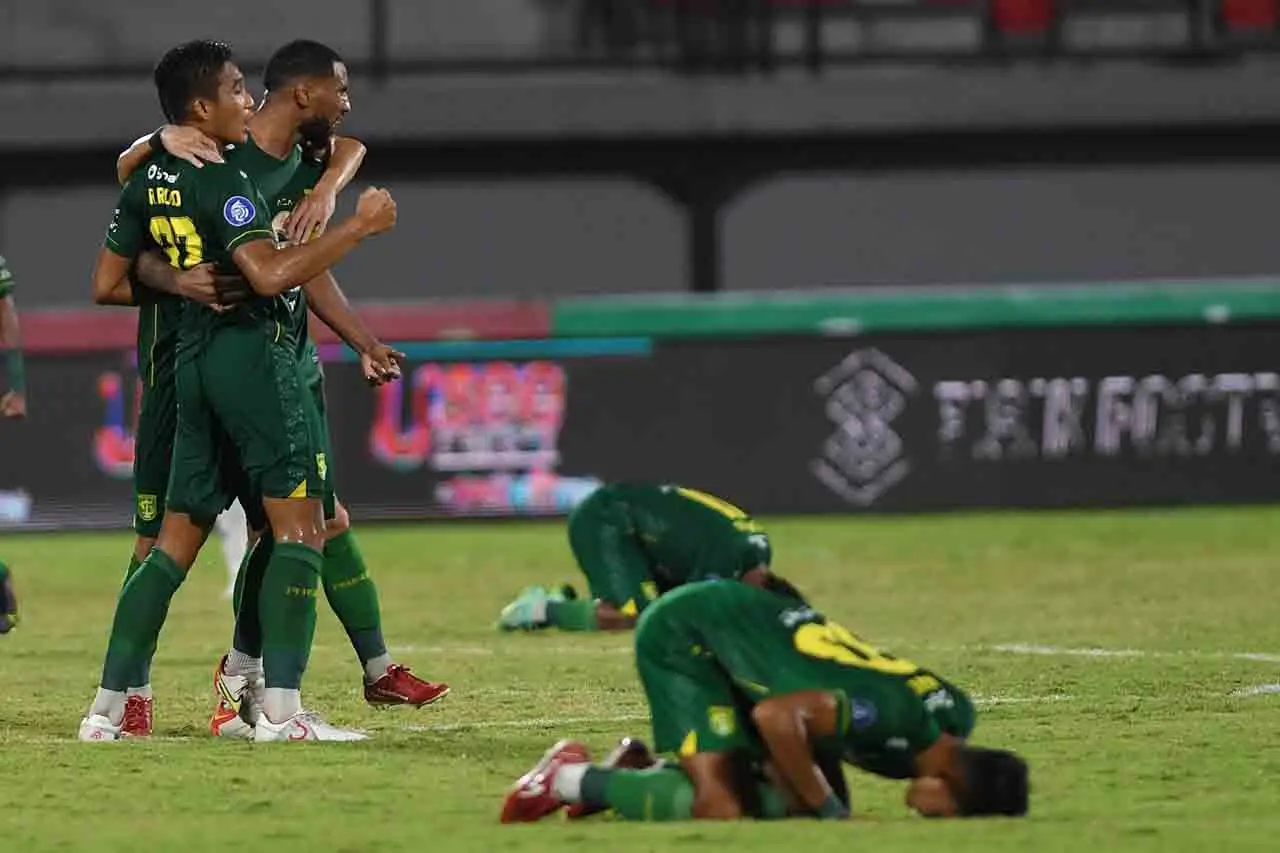 Gol Tunggal Samsul Arif...