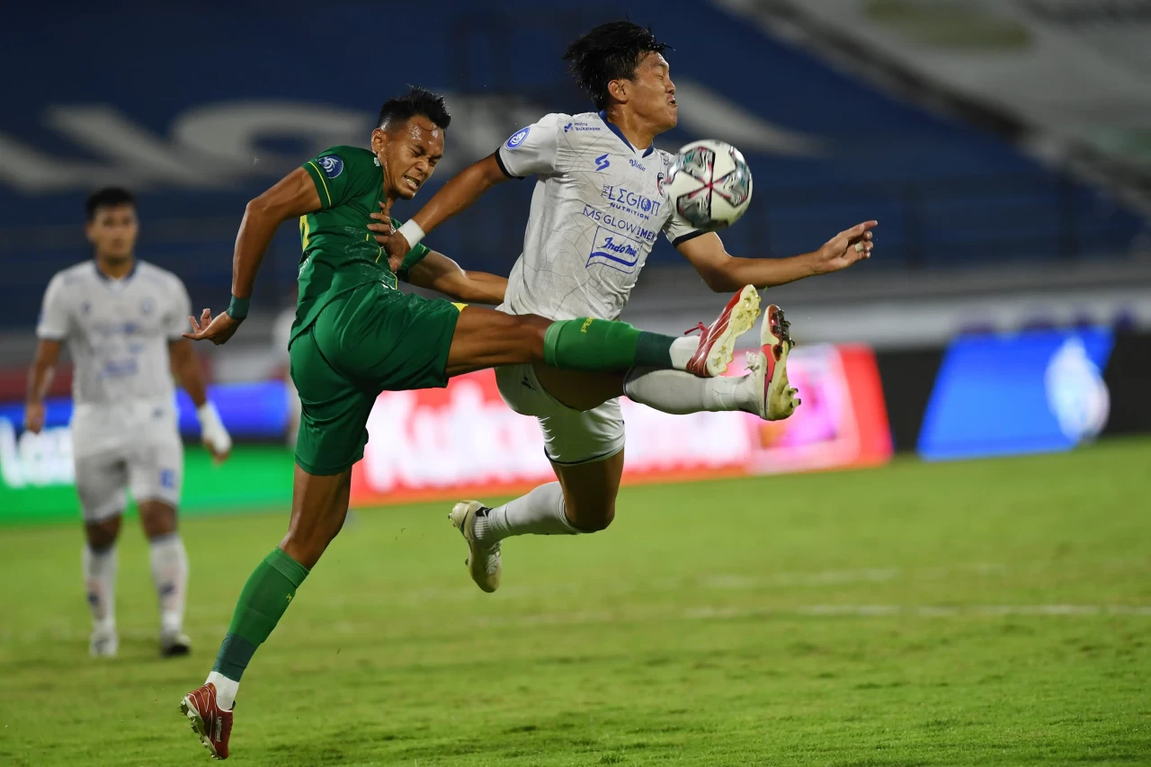 Gol Tunggal Samsul Arif...